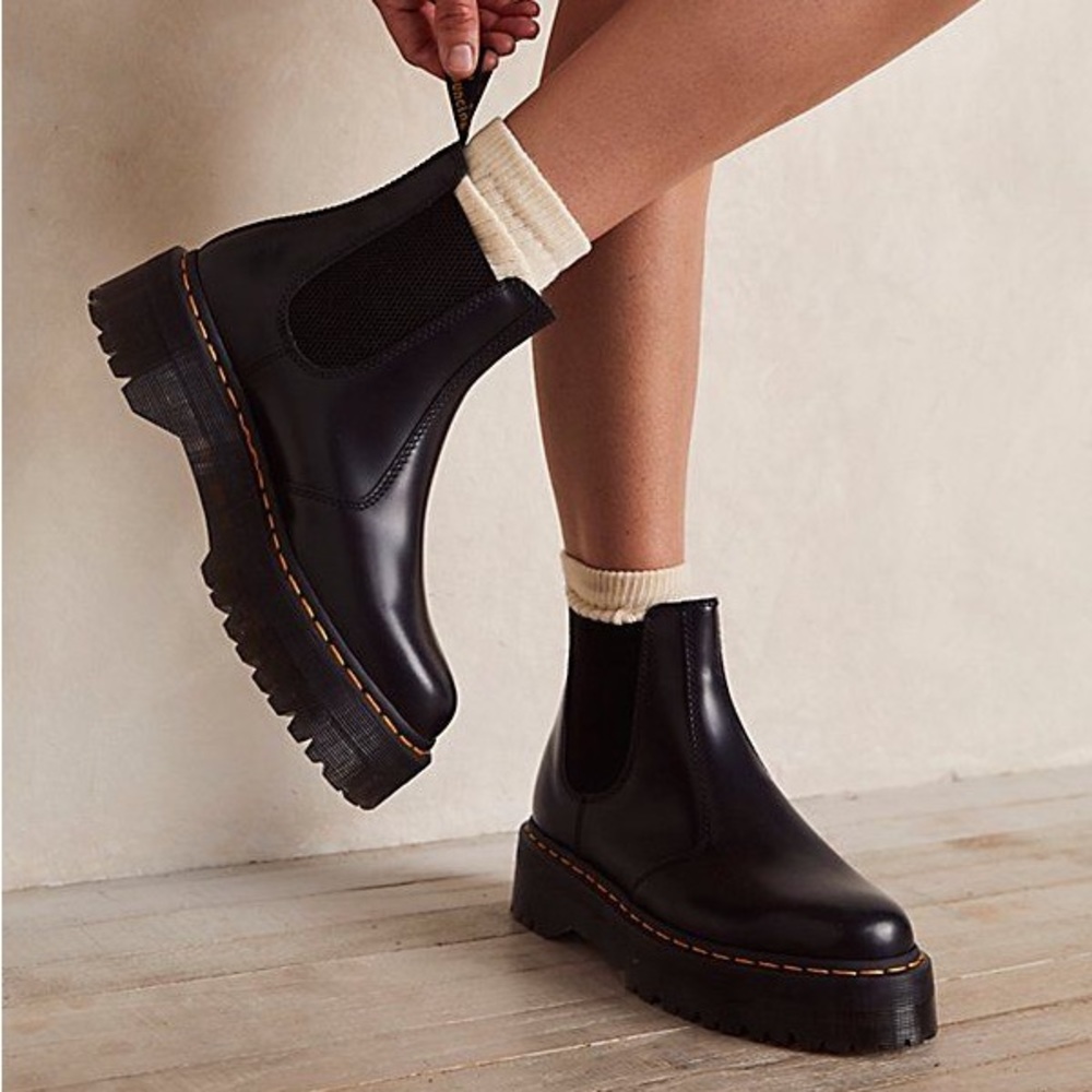 Dr. Martens 2976 Platform Chelsea Boots